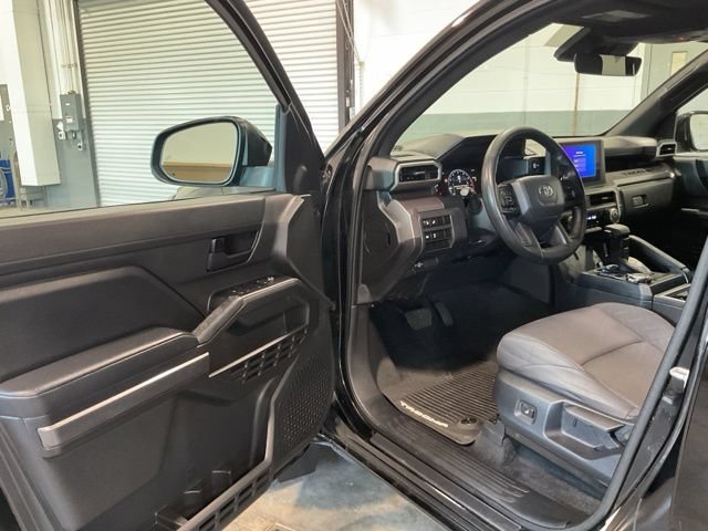 Used 2024 Toyota Tacoma SR5 AWD/4WD image 17