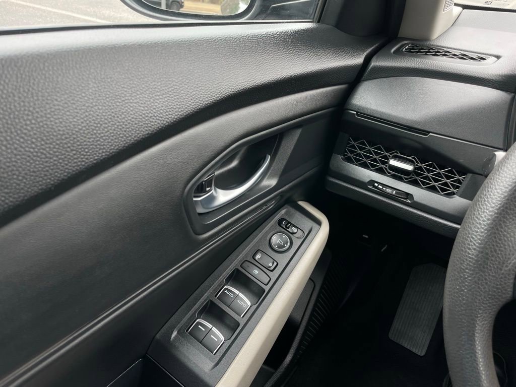 Used 2025 Honda Accord SE image 22