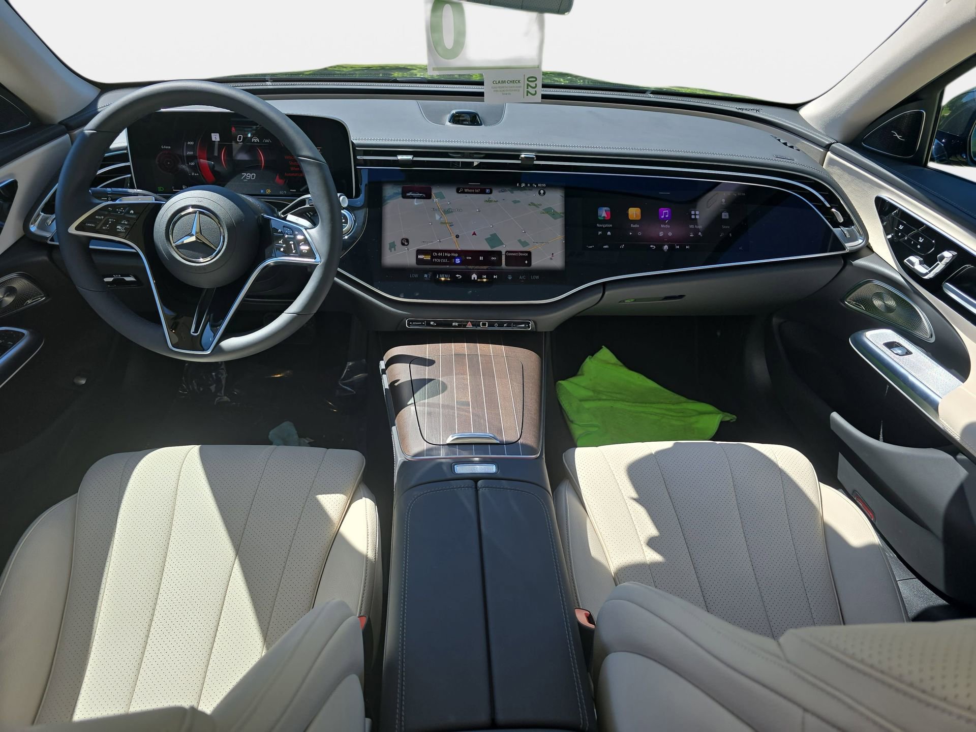 Used 2025 Mercedes-Benz E 350 Sedan image 9