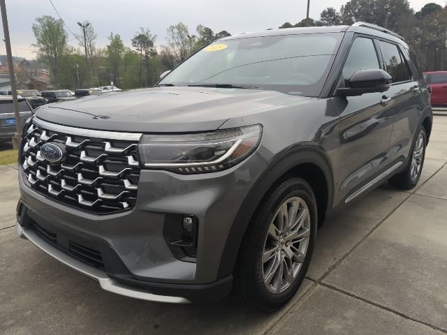 Used 2025 Ford Explorer Platinum RWD image 3