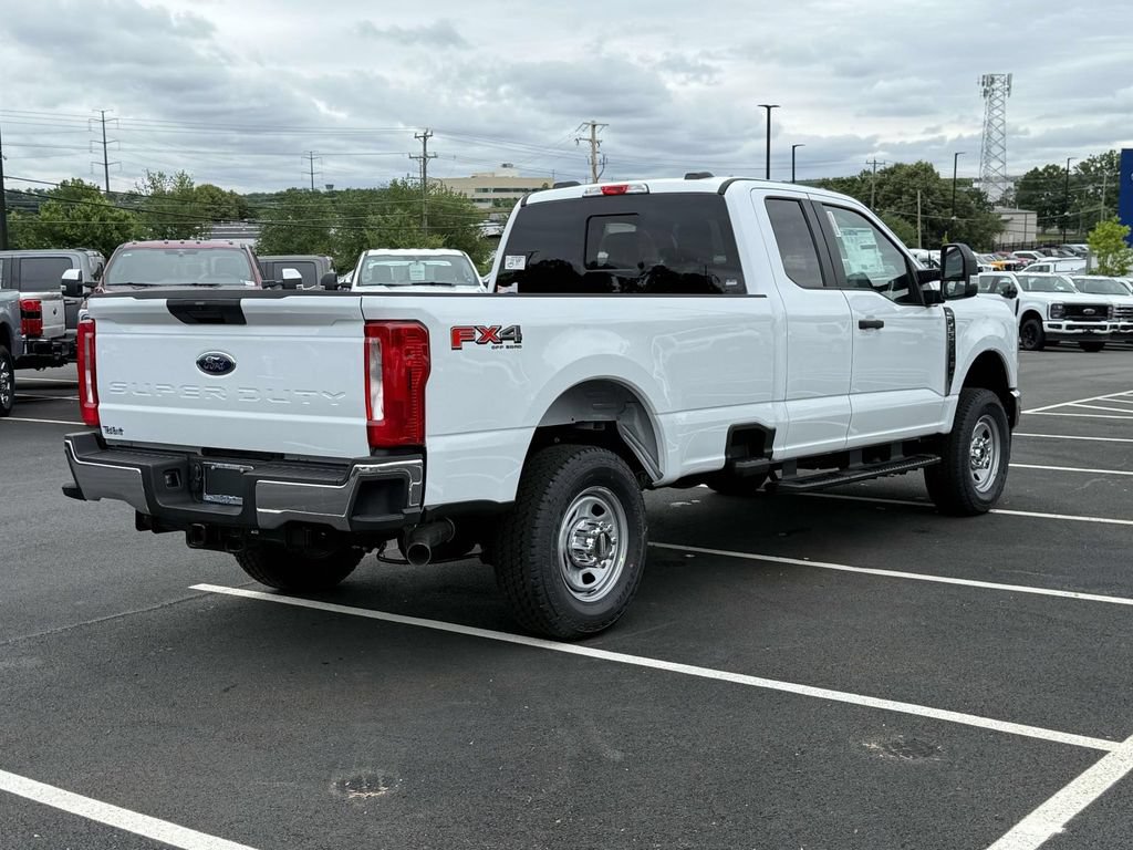 New 2026 Ford F350 XL w/ FX4 Off-Road Package AWD/4WD image 2