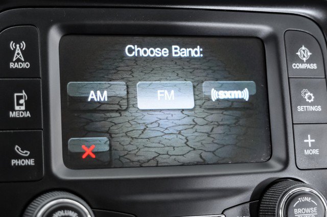 Used 2018 Jeep Cherokee Latitude FWD image 24