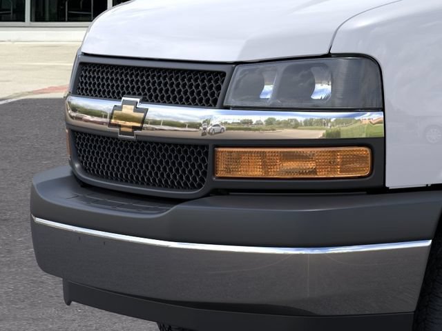 New 2025 Chevrolet Express 4500 w/ Power Convenience Package RWD image 14
