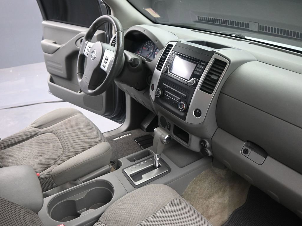 Used 2018 Nissan Frontier SV image 18