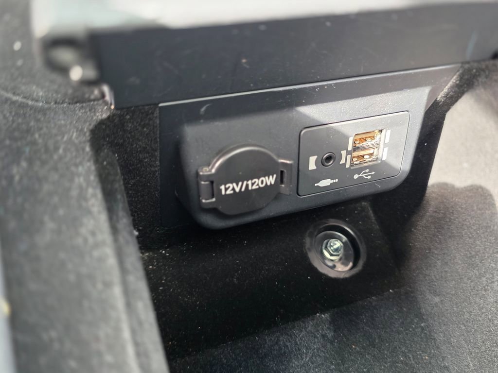 Used 2021 Lexus LS 500 w/ Accessory Package (Z1) RWD image 36