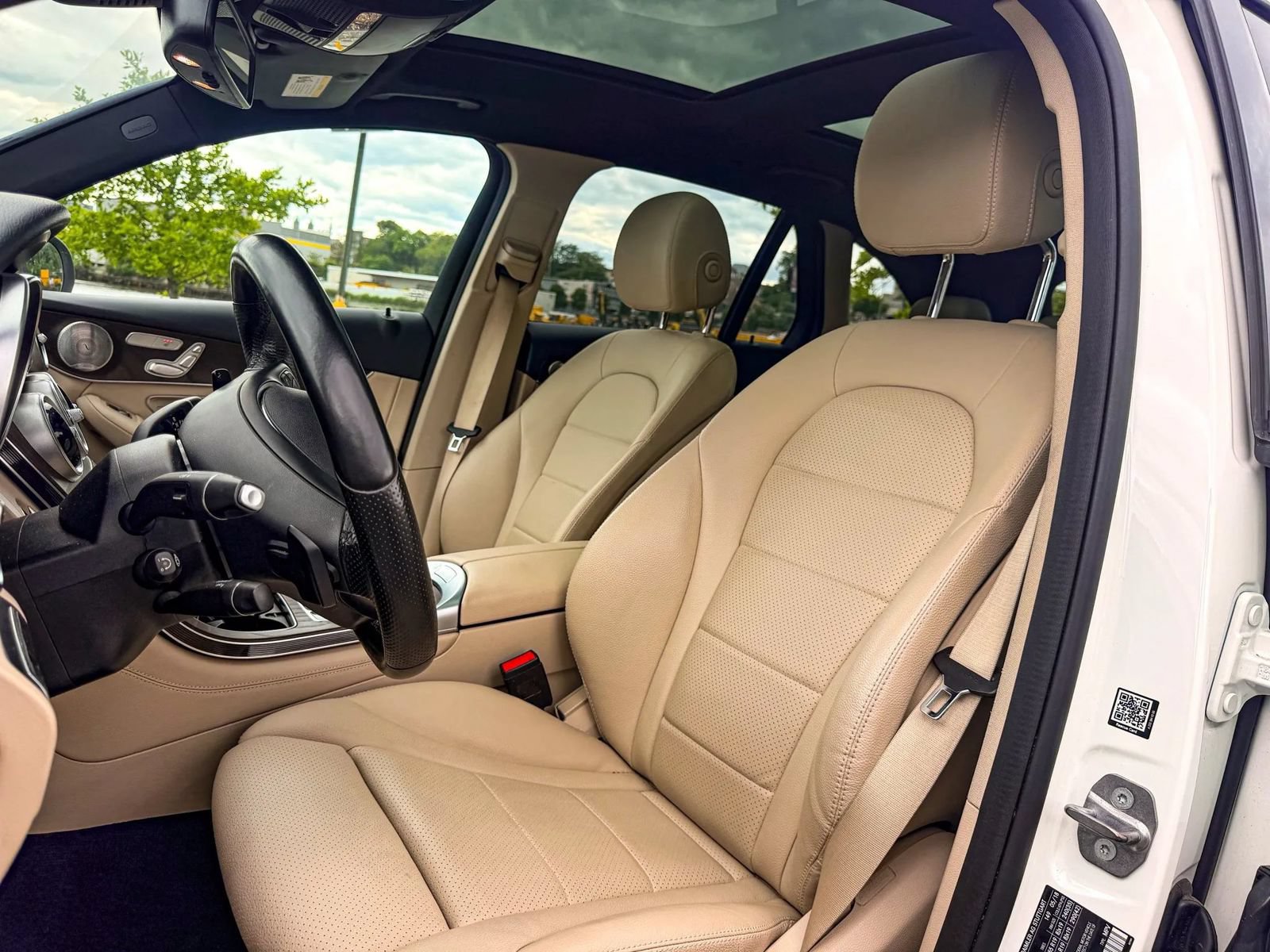 Used 2018 Mercedes-Benz GLC 300 4MATIC image 30
