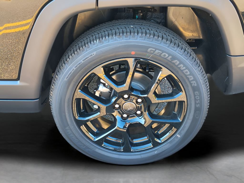 New 2026 Jeep Compass Latitude image 3