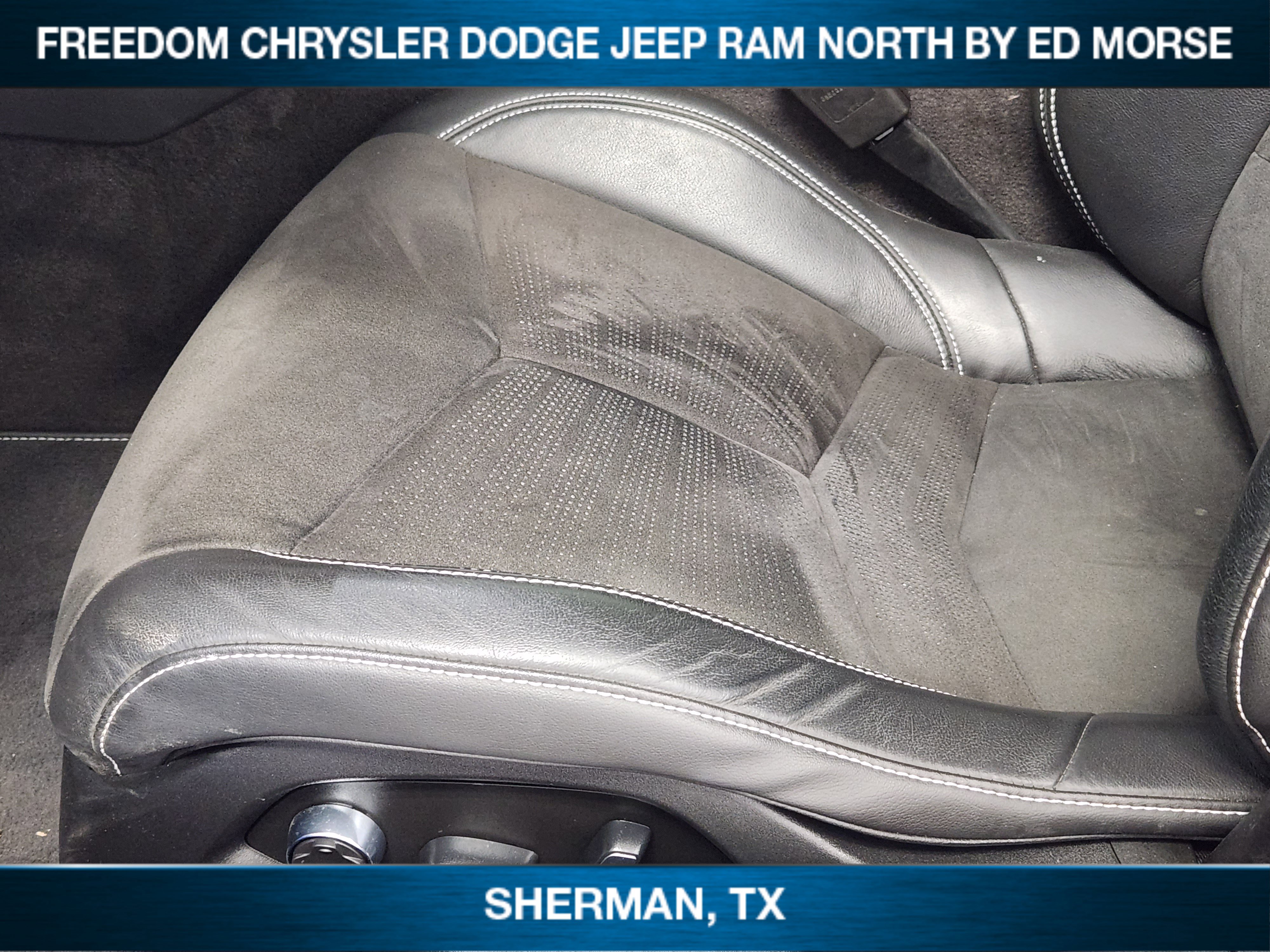 Used 2020 Chevrolet Corvette Stingray Premium Cpe w/ 3LT Preferred Equipment Group image 18