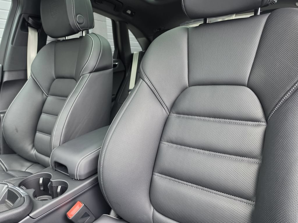 New 2026 Porsche Macan S AWD/4WD image 5
