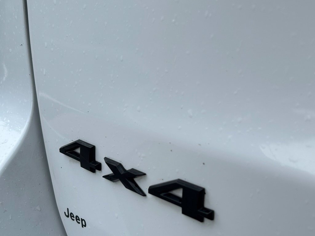 Used 2018 Jeep Grand Cherokee Altitude AWD/4WD image 33