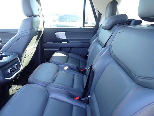Used 2025 Ford Expedition Active image 20