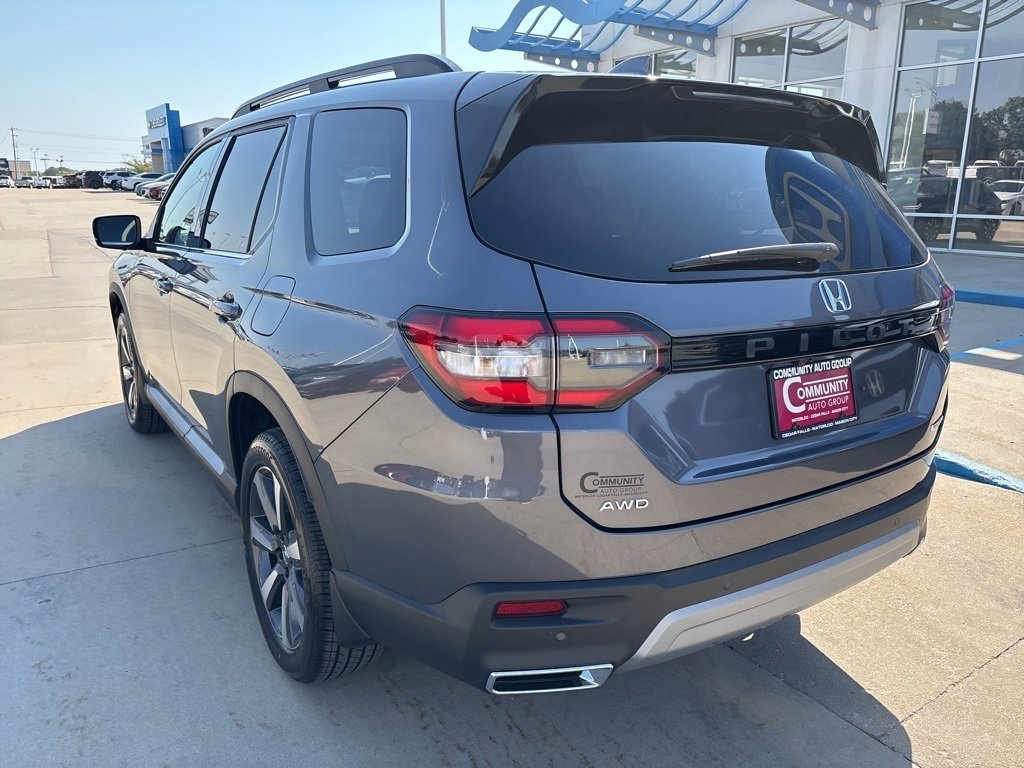 New 2025 Honda Pilot Touring image 5