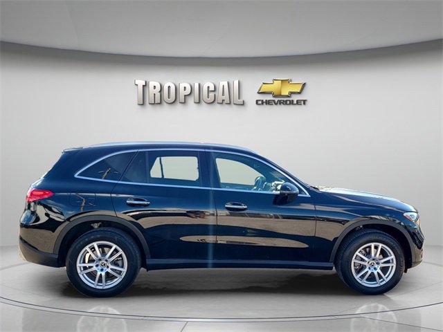 Used 2023 Mercedes-Benz GLC 300 4MATIC w/ Exclusive Trim Package image 6