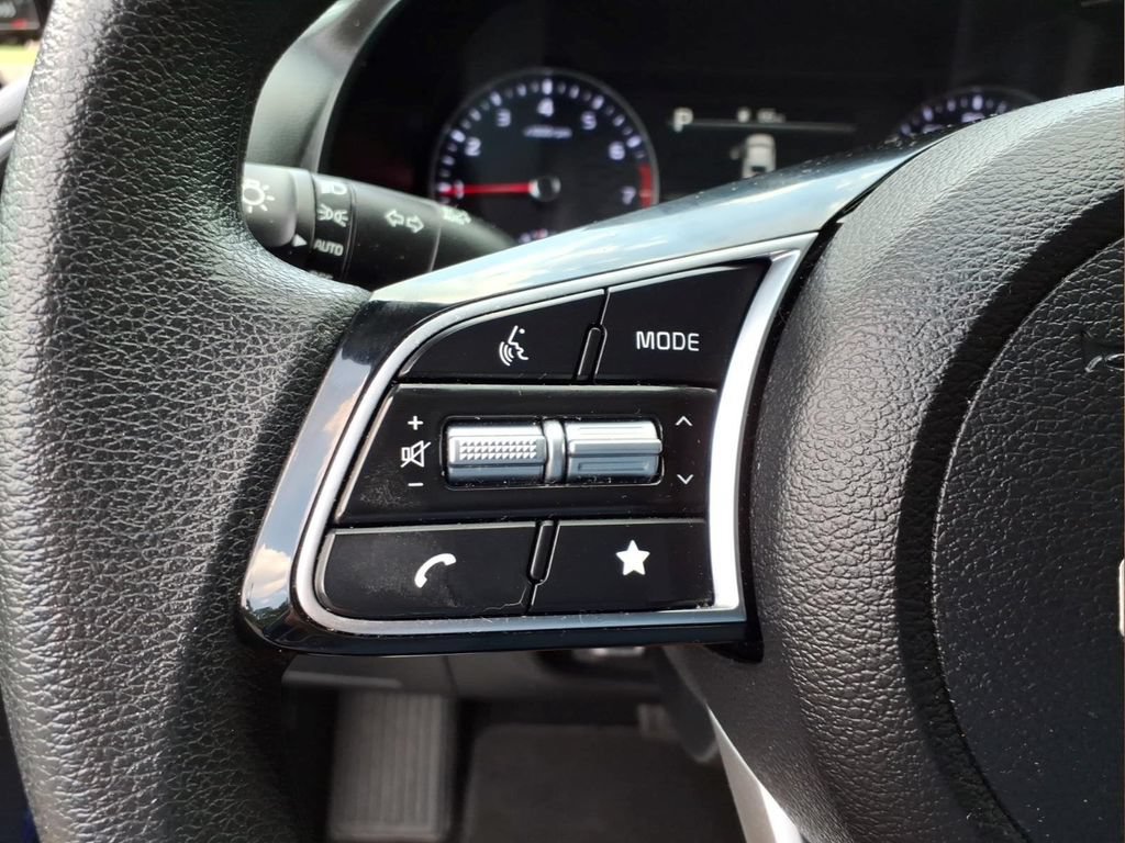 Used 2024 Kia Forte LXS w/ LXS Technology Package FWD image 13