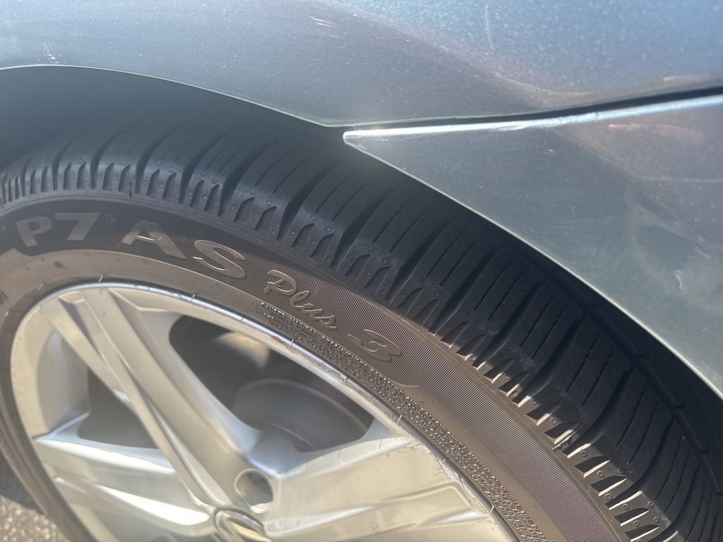 Used 2012 Volkswagen Eos Lux image 5