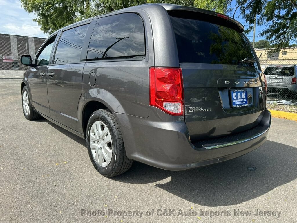 Used 2019 Dodge Grand Caravan SE w/ UConnect Hands-Free Group FWD image 14