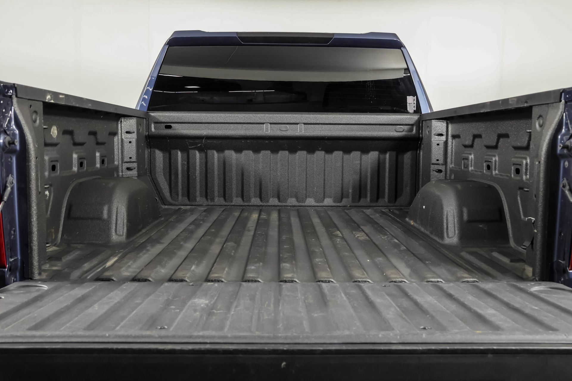 Used 2023 Chevrolet Silverado 1500 LT AWD/4WD image 40