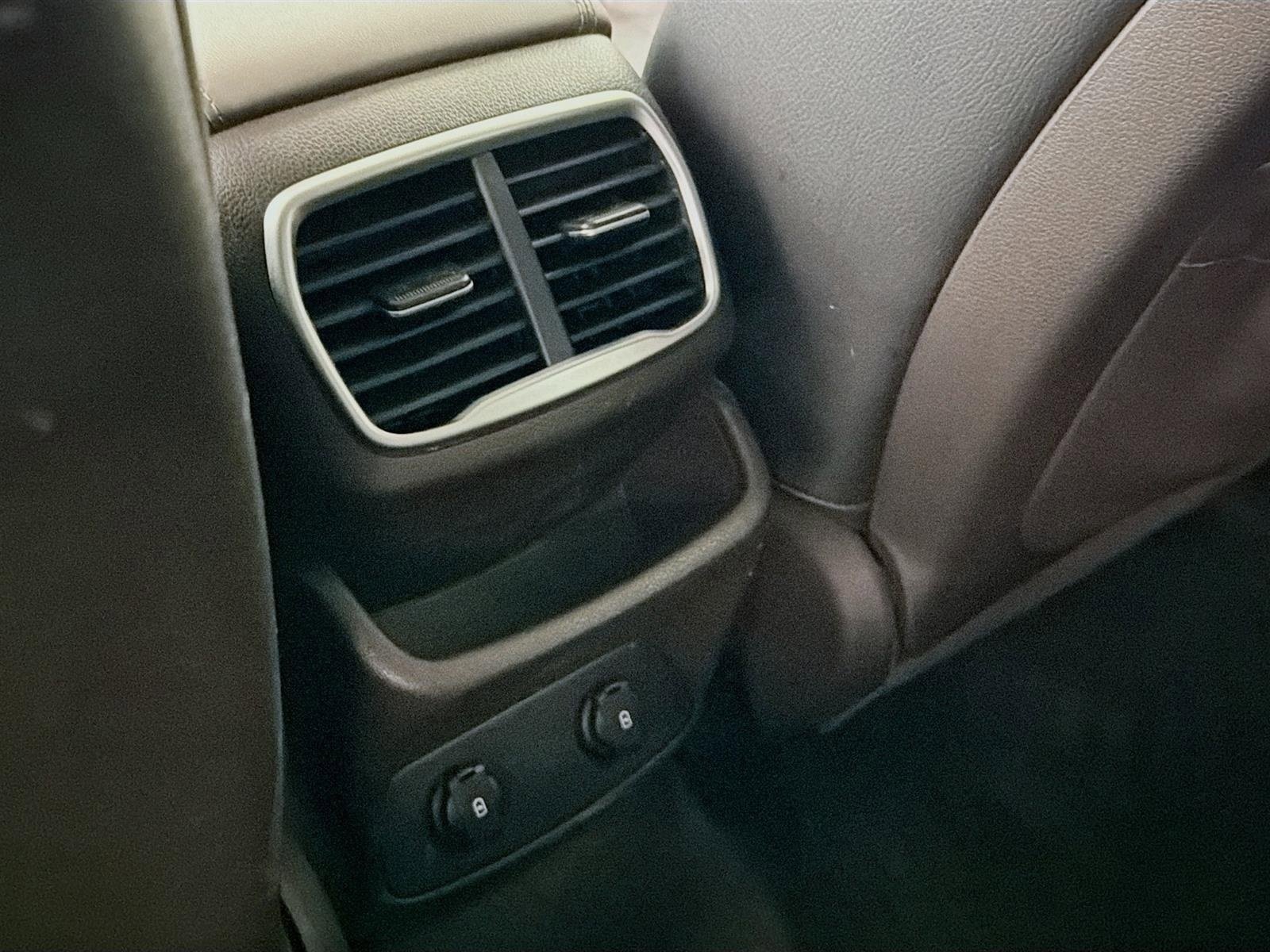 Used 2019 Hyundai Santa Fe SEL w/ Cargo Package image 25