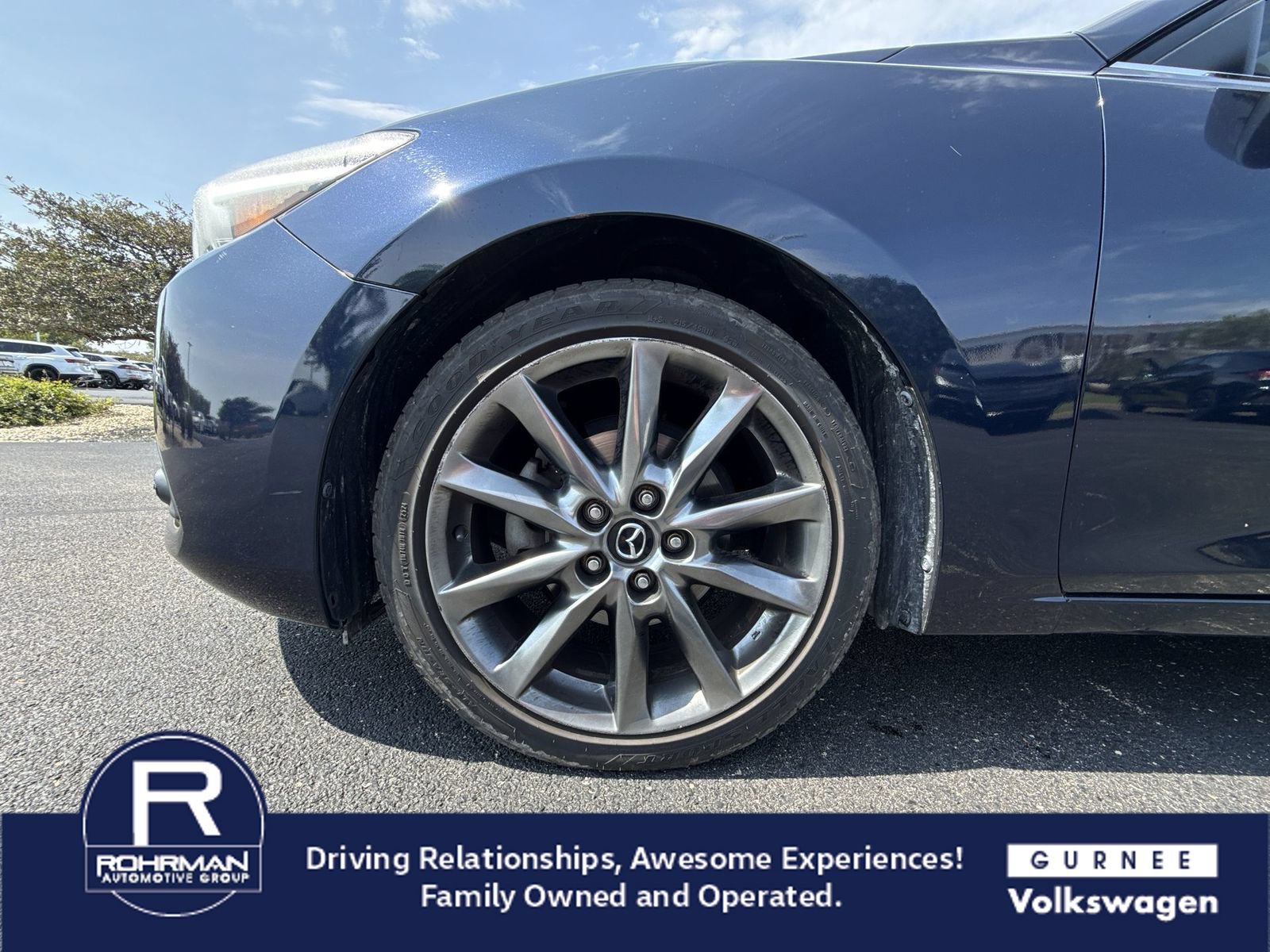 Used 2018 MAZDA MAZDA3 Grand Touring w/ Premium Equipment Package FWD image 11