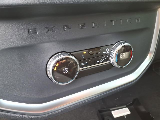 New 2026 Ford Expedition Active image 13