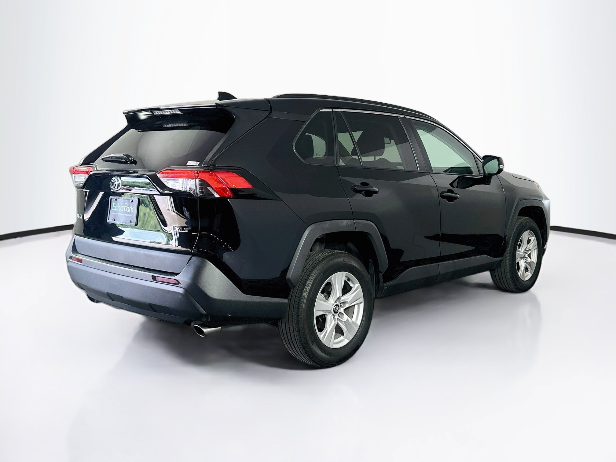Used 2020 Toyota RAV4 XLE FWD image 9