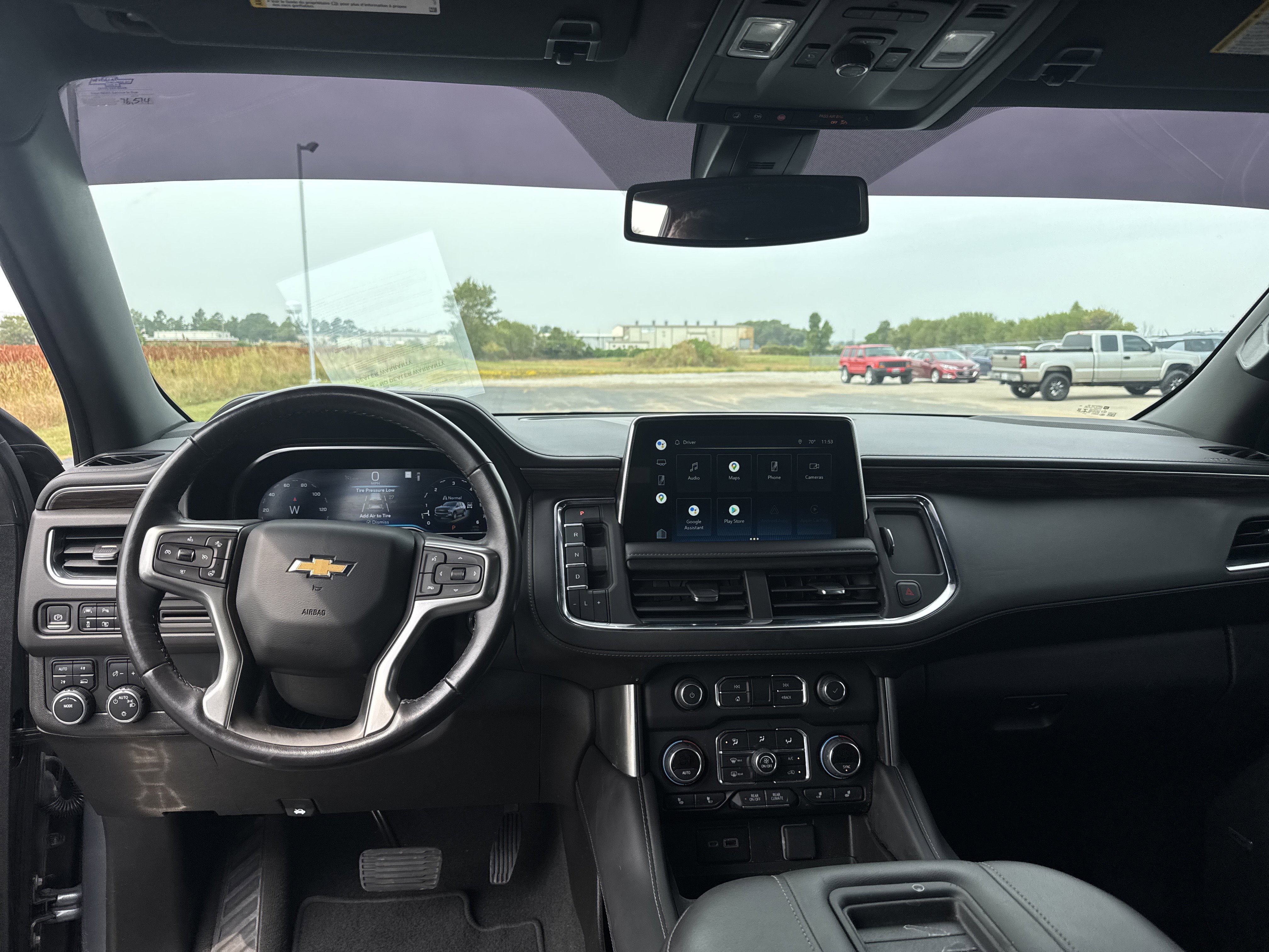 Used 2022 Chevrolet Suburban LT w/ Luxury Package image 10