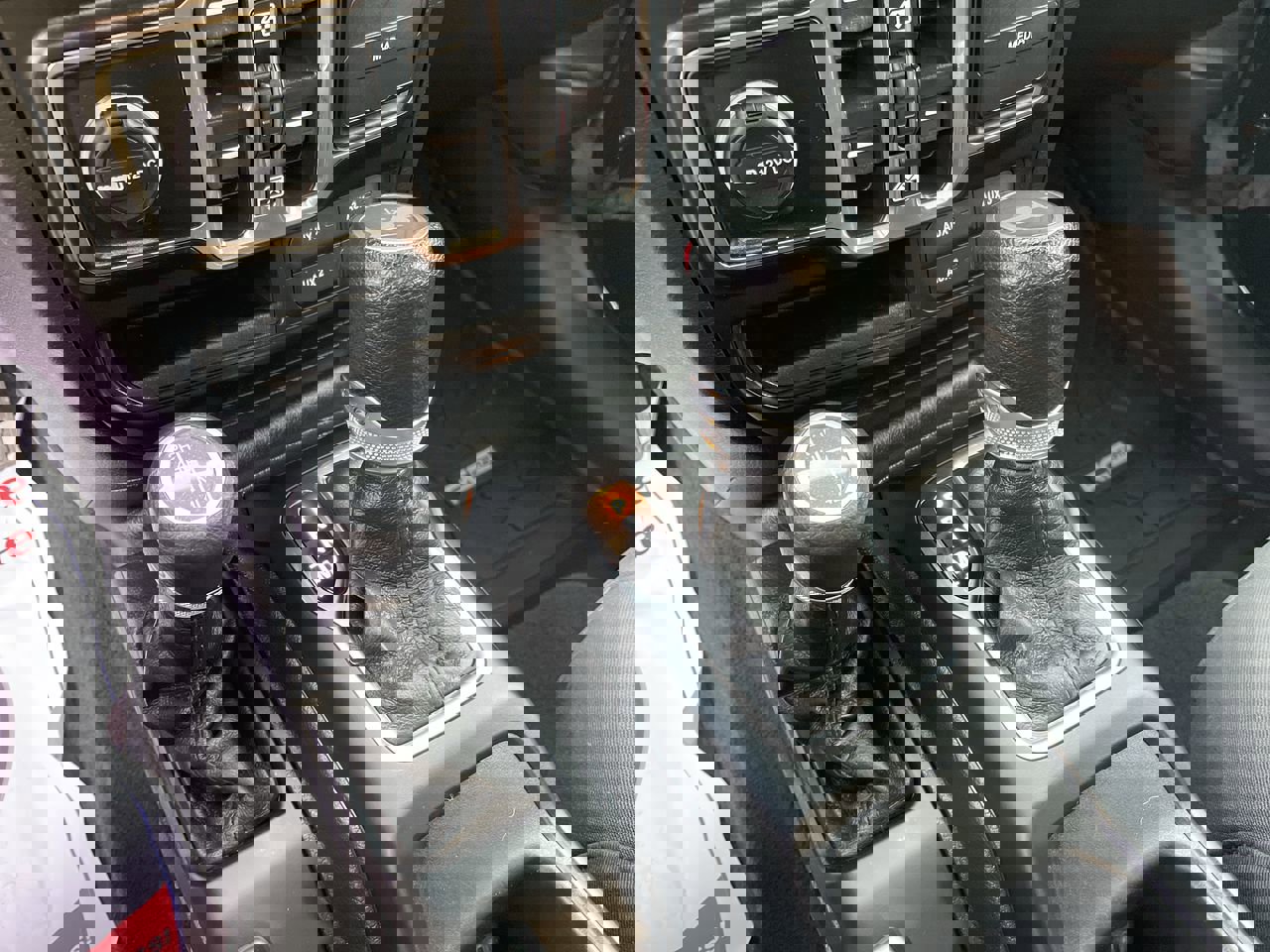 Used 2023 Jeep Wrangler Sport S image 30