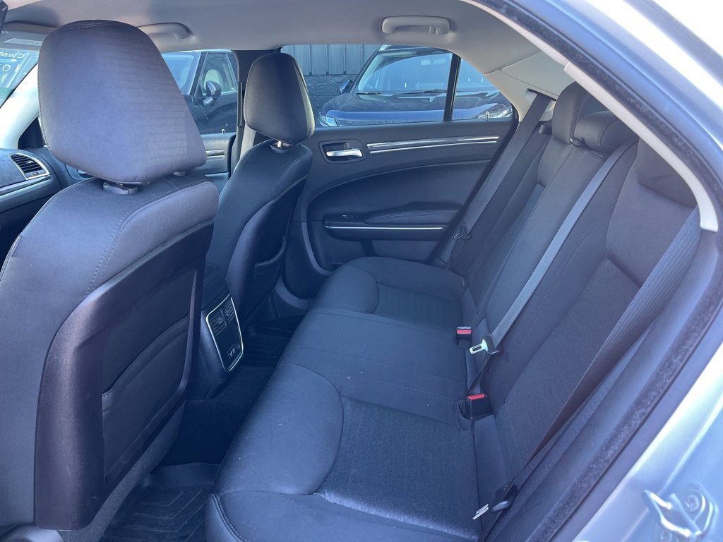 Used 2019 Chrysler 300 Touring image 7