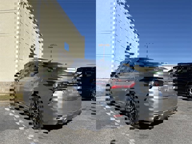 Used 2024 Toyota Camry SE image 6
