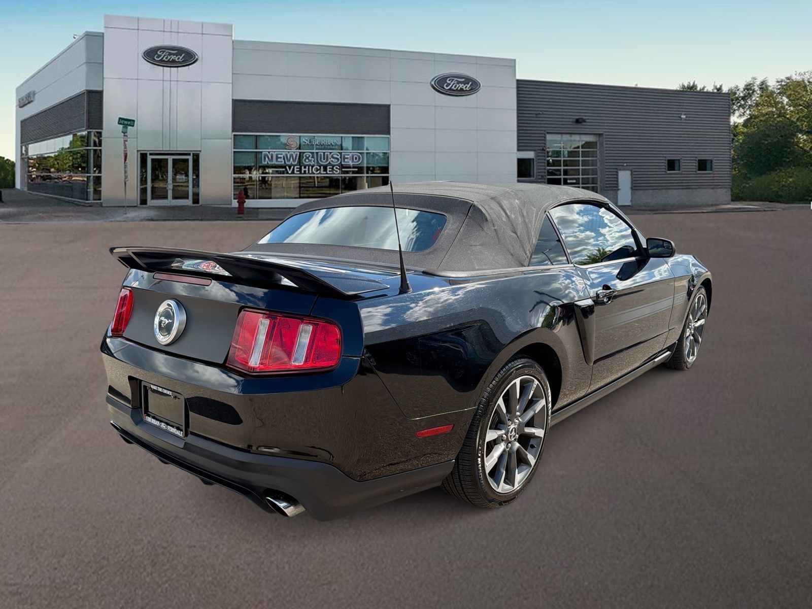 Used 2012 Ford Mustang GT Premium w/ Electronics Pkg RWD image 10