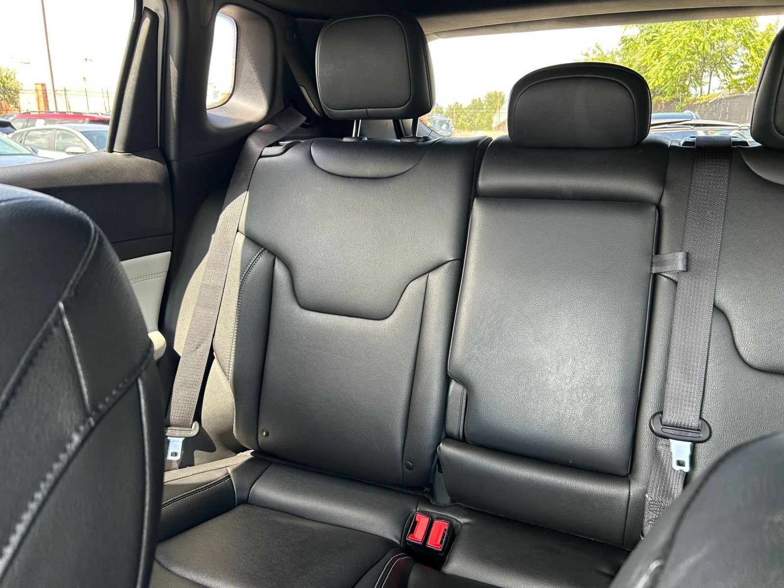 Used 2025 Jeep Compass Limited AWD/4WD image 33