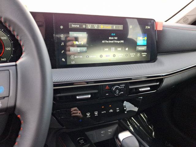 New 2025 Nissan Kicks SR image 8