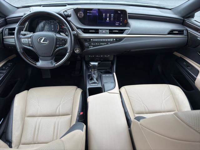 Used 2020 Lexus ES 350 Ultra Luxury w/ Accessory Package 2 FWD image 22