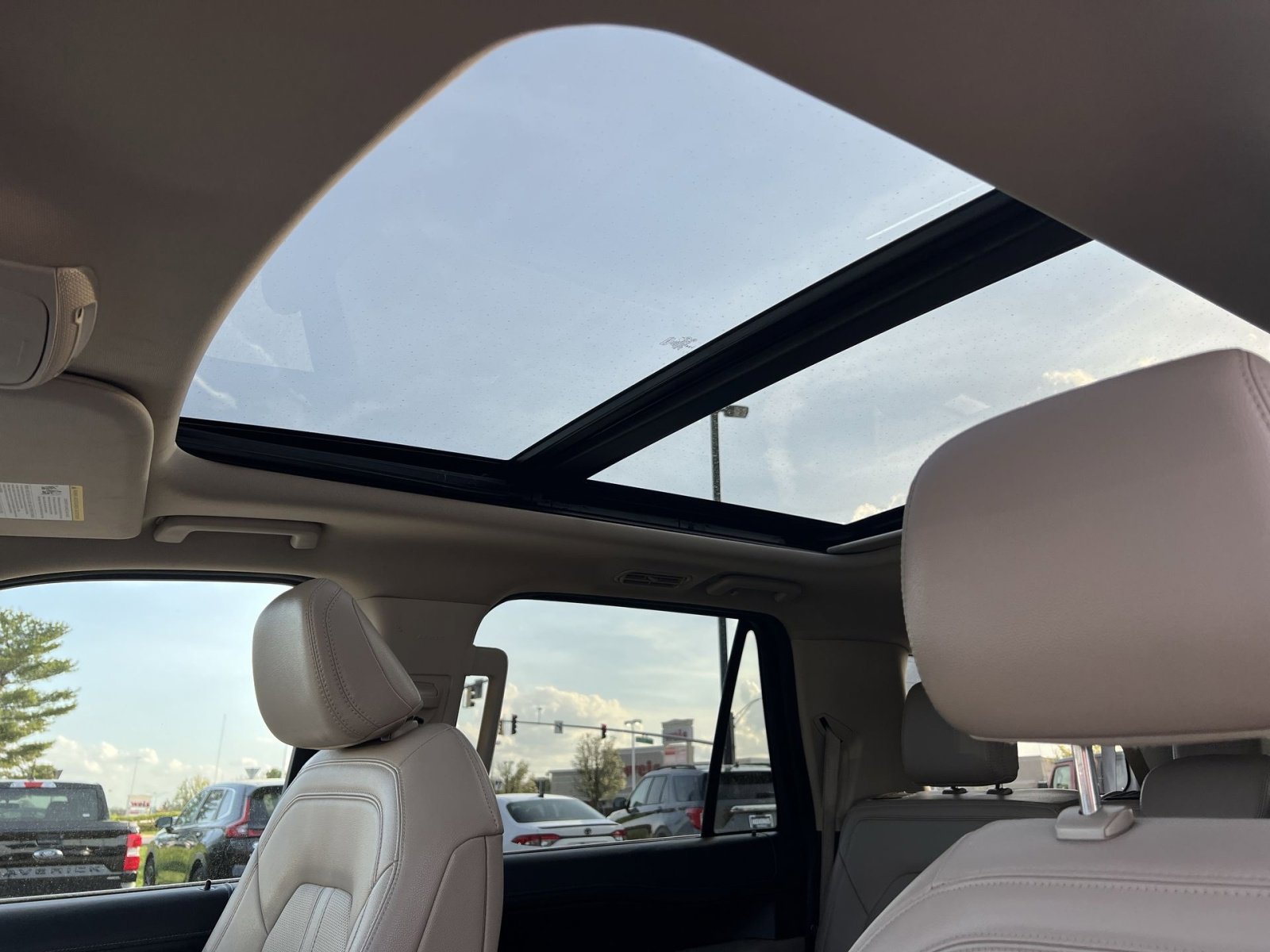 Used 2024 Ford Expedition Max Limited image 24