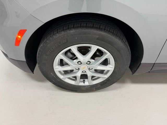 Used 2024 Chevrolet Equinox LT FWD image 17
