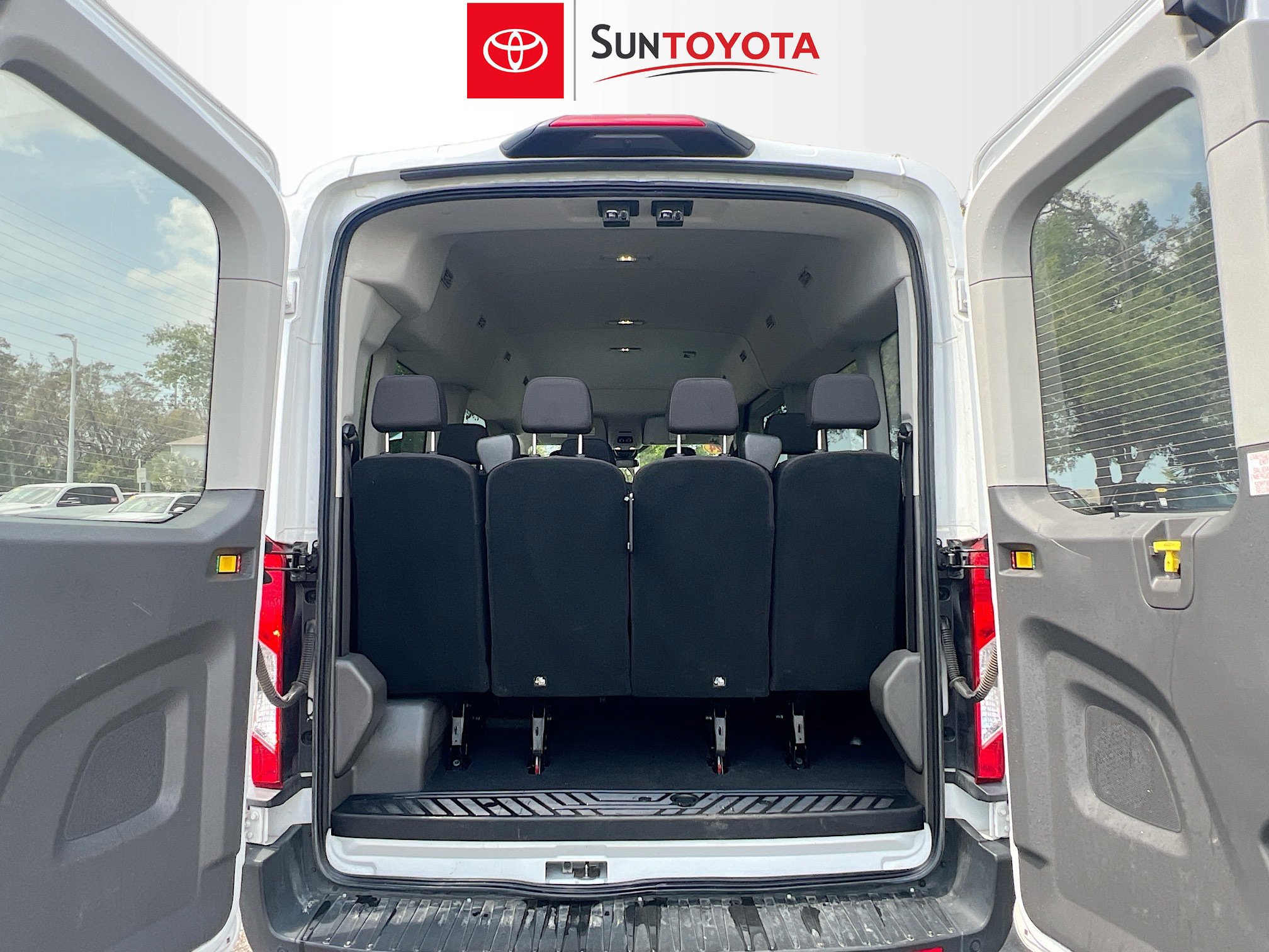 Used 2024 Ford Transit 350 XLT image 33