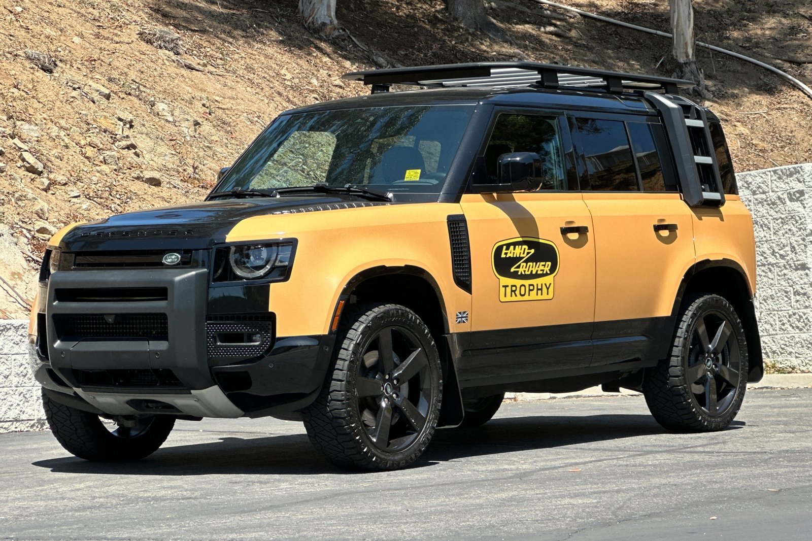 Used 2022 Land Rover Defender 110 Trophy Edition image 8