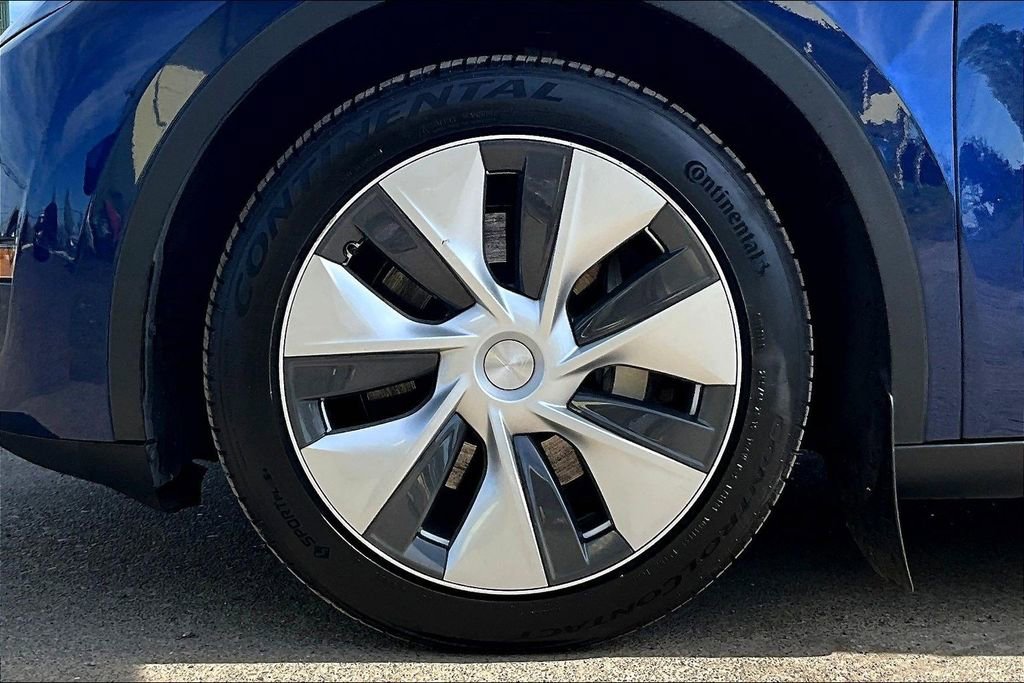 Used 2023 Tesla Model Y Long Range image 12