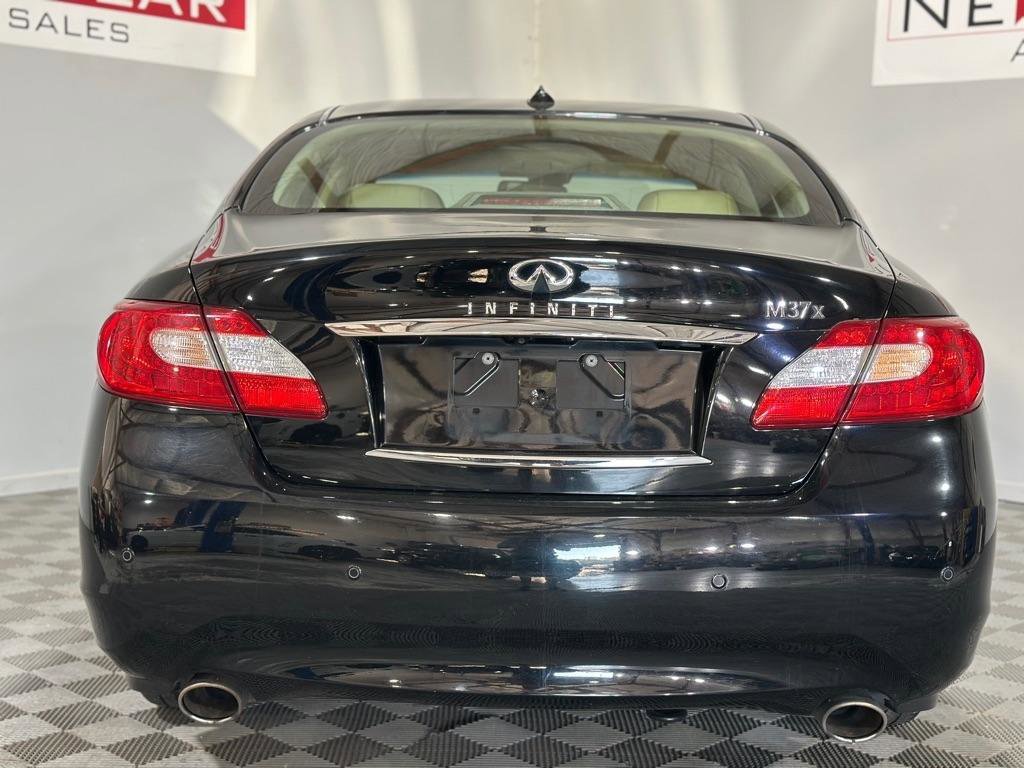 Used 2013 INFINITI M37 37x w/ Premium Pkg image 8