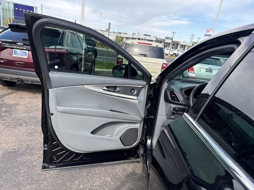 Certified 2019 Lincoln Nautilus Reserve AWD/4WD image 12