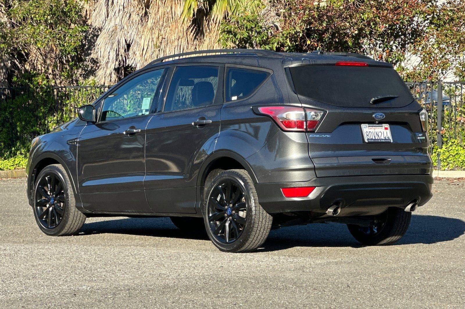 Used 2018 Ford Escape SE w/ SE Sport Appearance Package image 5