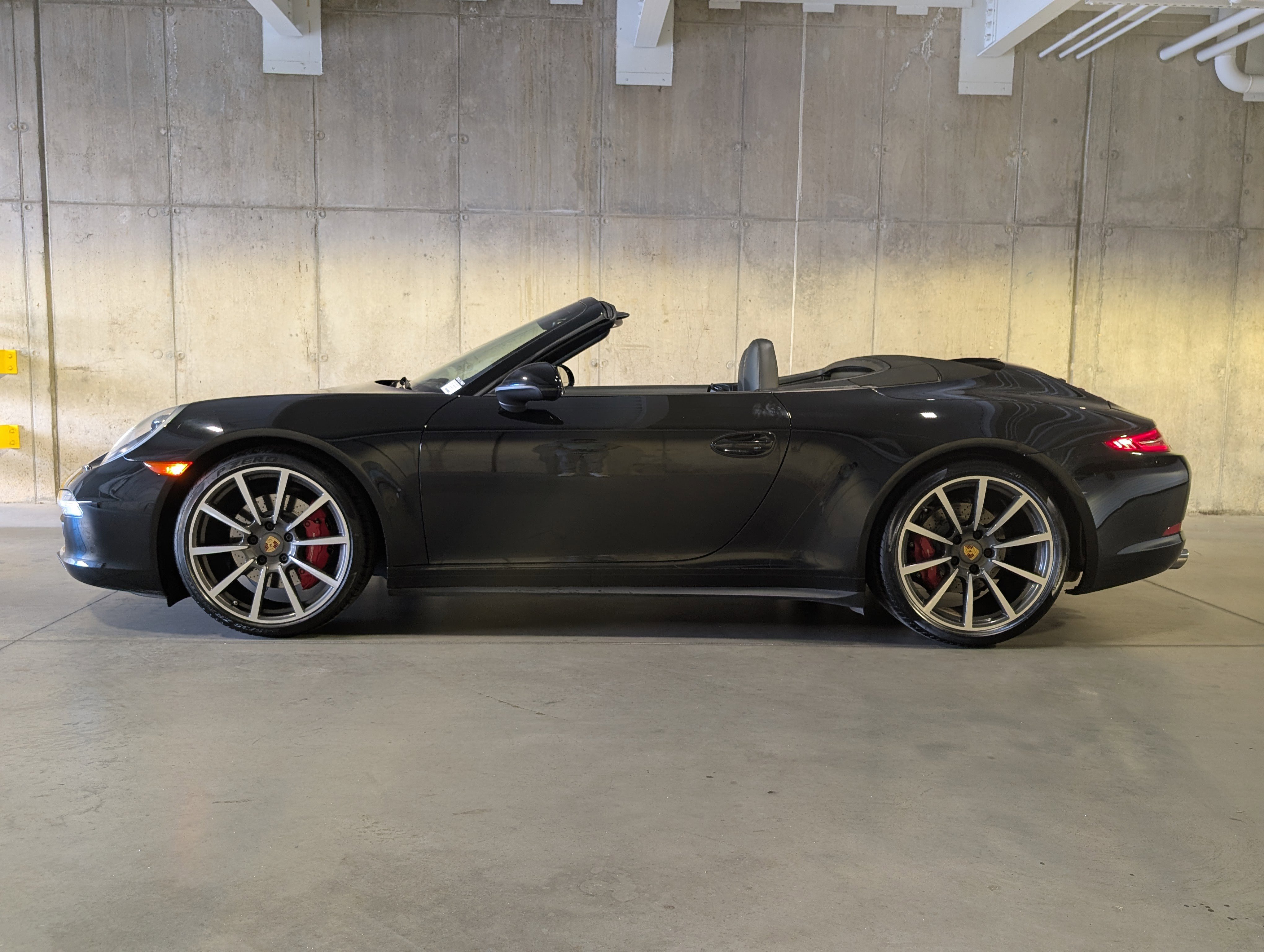 Certified 2015 Porsche 911 Carrera 4S image 2
