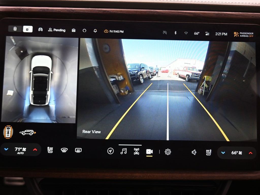 Used 2023 Rivian R1S Launch Edition image 18