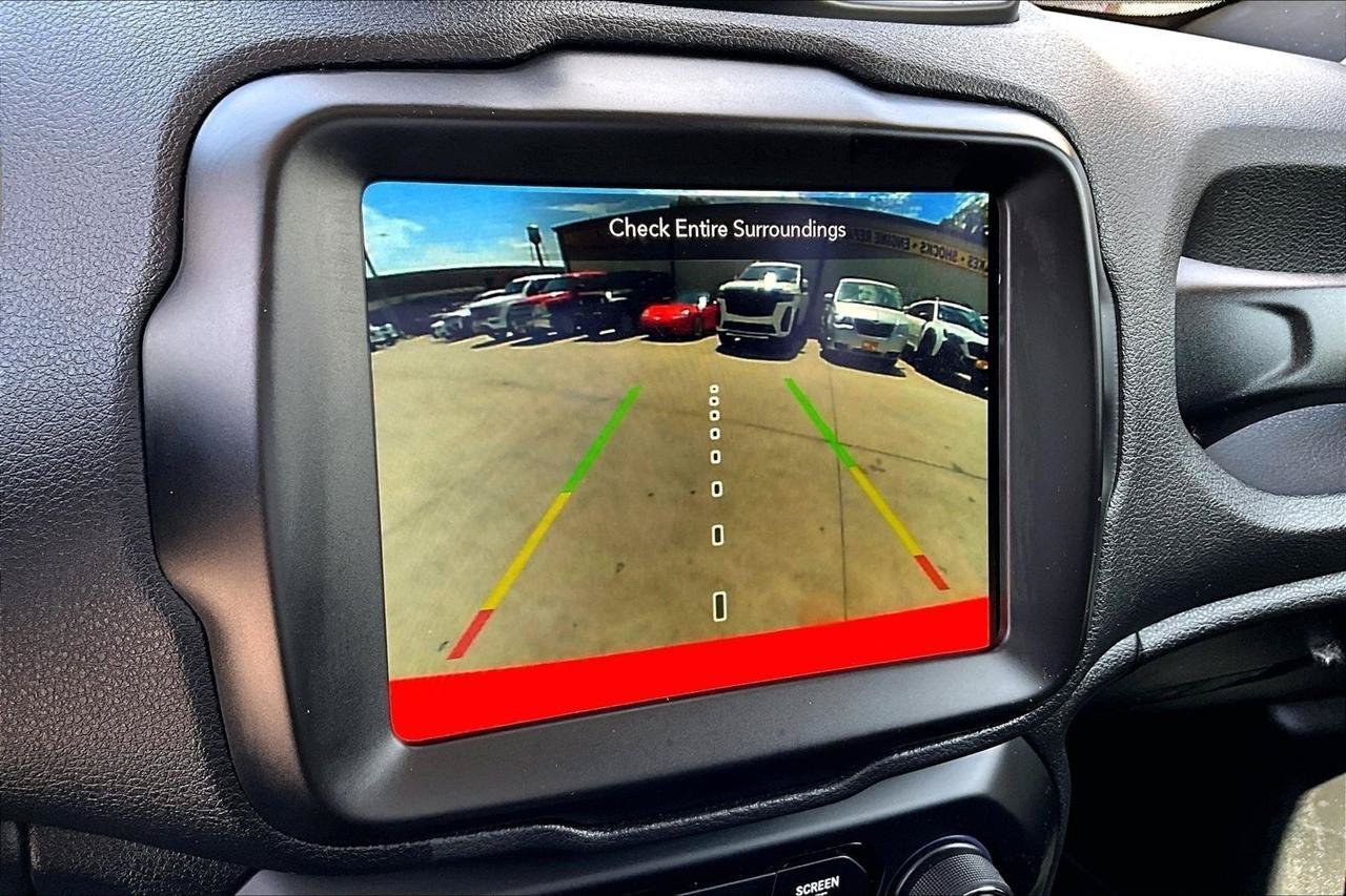Used 2023 Jeep Renegade Latitude AWD/4WD image 14