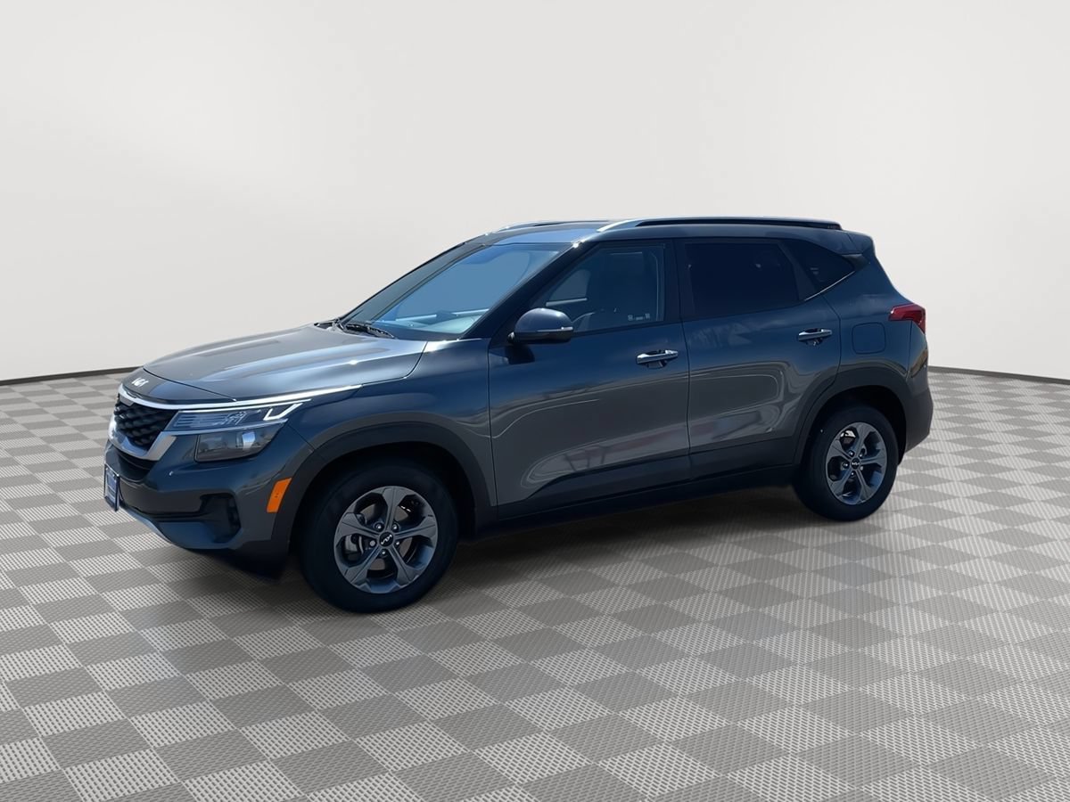 Used 2023 Kia Seltos LX FWD image 3