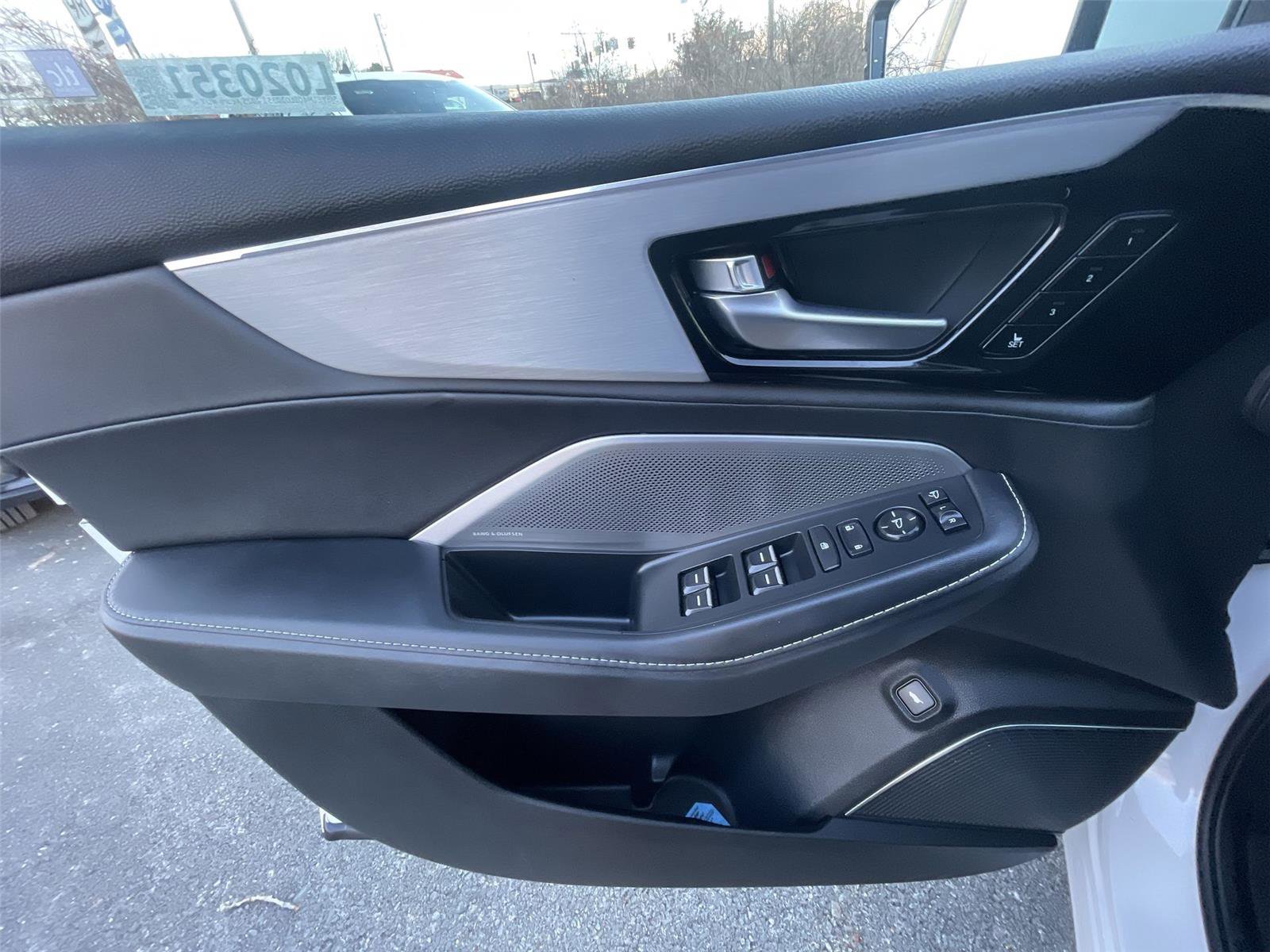 Used 2025 Acura MDX SH-AWD w/ Technology Package image 12