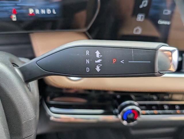 Used 2025 Chevrolet Equinox ACTIV w/ Safety and Technology Package image 29