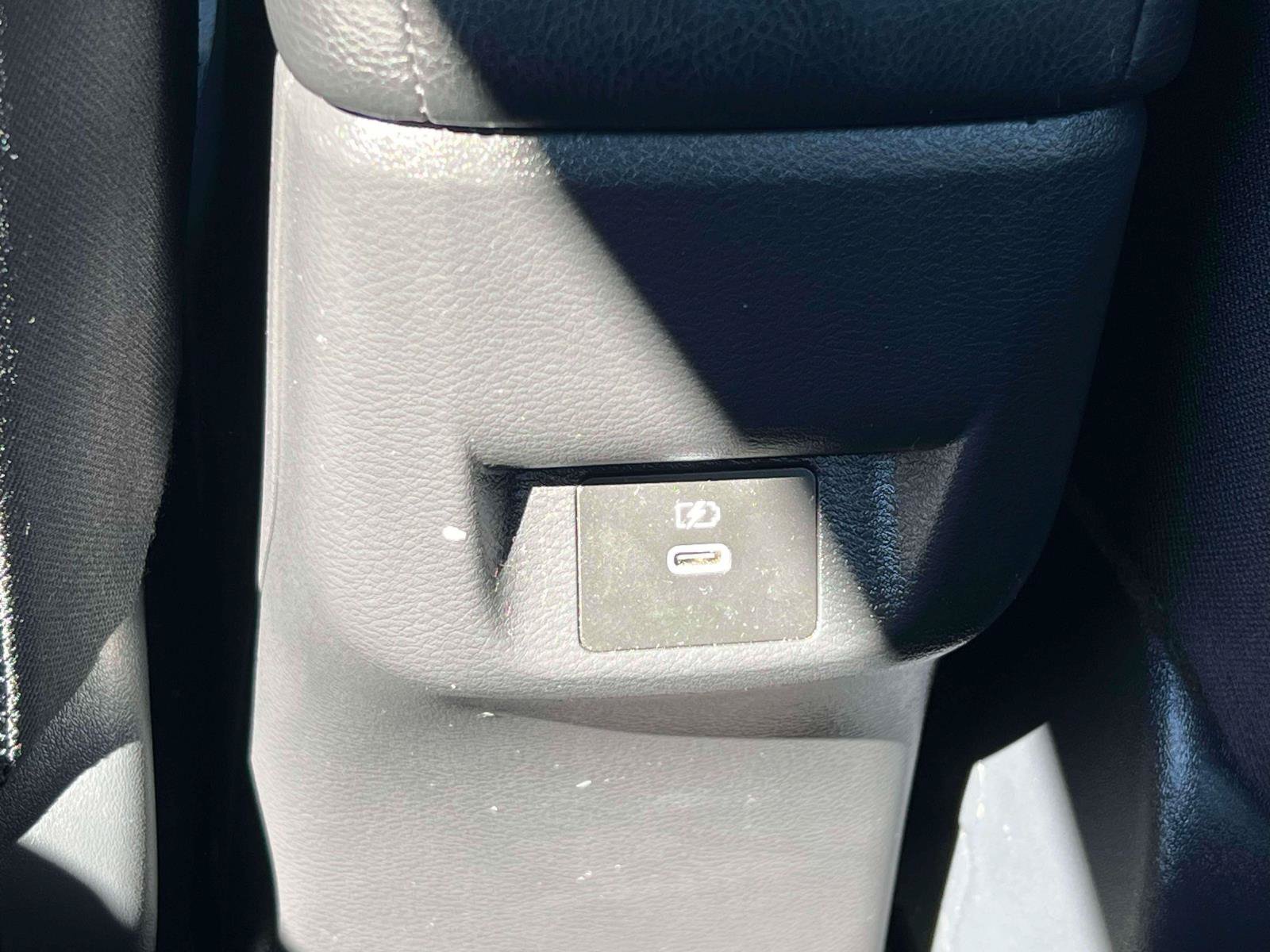 Used 2025 Nissan Versa SV FWD image 23