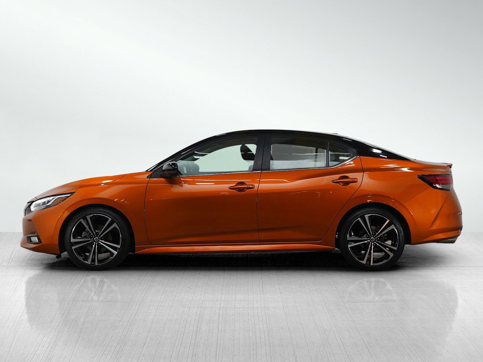 Used 2020 Nissan Sentra SR w/ Premium Package image 2