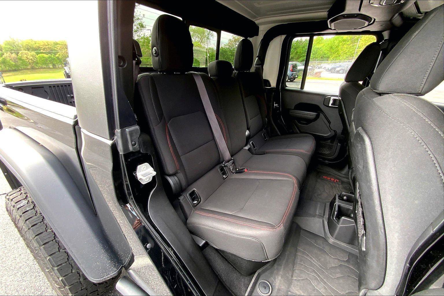 Used 2022 Jeep Gladiator Rubicon w/ Trailer Tow Package AWD/4WD image 25